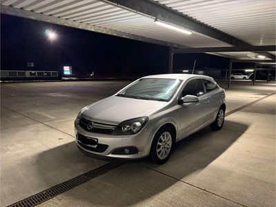 Opel Astra GTC
