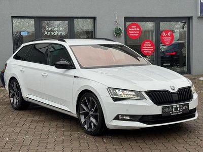 Weiß Gebraucht 2018 Skoda Superb SportLine Kombi | 14.980 € (Guter Preis)