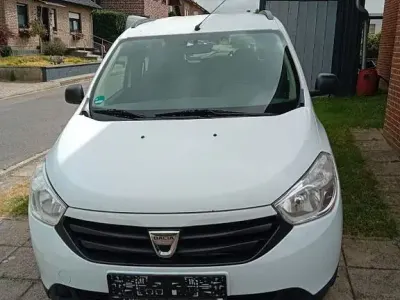 Gebraucht Dacia Lodgy 83 PS (61 kW) 2013 Weiß Van / Kleinbus