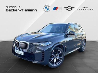 Grau Gebraucht 2023 BMW X5 M Sport SUV | 79.902 € (Fairer Preis)