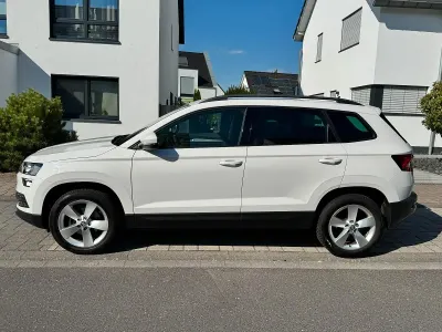 Gebraucht Skoda Karoq 150 PS (110 kW) 2020 Weiß SUV