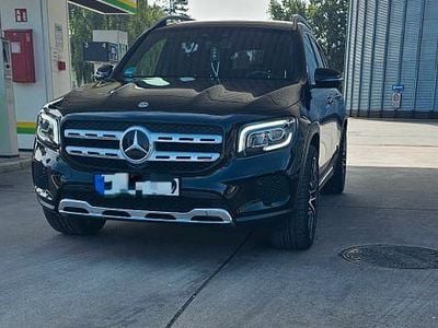 Mercedes GLB220