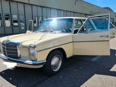 Gebraucht Mercedes 200/8 95 PS (69 kW) 1971 Beige Limousine