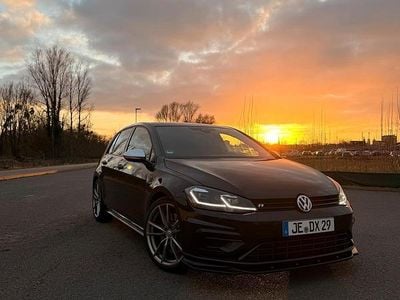 Second-hand VW Golf VII R 310 CP (228 kW) 2018 Negru Break