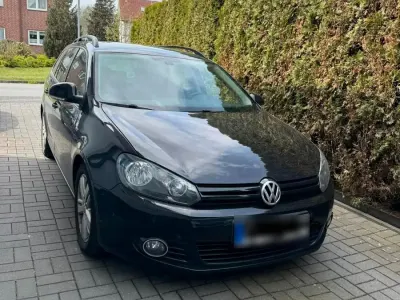 Gebraucht VW Golf VII 105 PS (77 kW) 2013 Schwarz Kombi