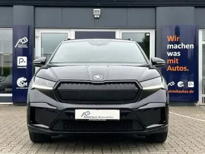 Gebraucht Skoda Enyaq iV SportLine 194 kW (265 PS) 2023 Schwarzmagic perleffekt SUV