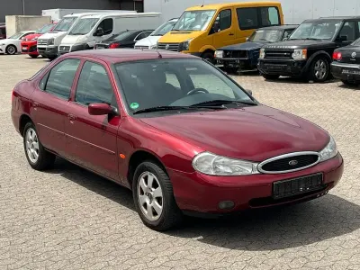 Gebraucht Ford Mondeo 131 PS (96 kW) 1998 Rot Limousine