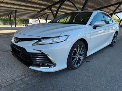Gebraucht Toyota Camry Luxury 178 PS (130 kW) 2022 Weiß Limousine