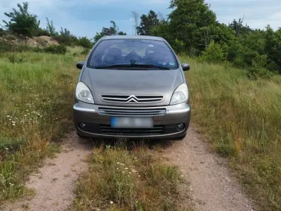 Gebraucht Citroën Xsara Picasso 109 PS (80 kW) 2009 Gold Van / Kleinbus