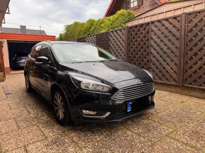 Gebraucht Ford Focus Titanium 150 PS (110 kW) 2016 Schwarz Limousine