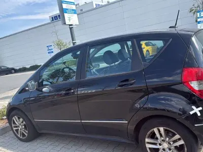 Gebraucht Mercedes A200 Avantgarde 136 PS (100 kW) 2011 Schwarz Kleinwagen
