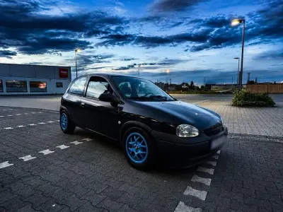 Gebraucht Opel Corsa Edition 65 PS (47 kW) 1999 Schwarz Limousine