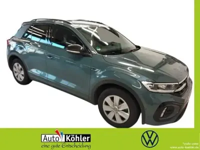 Usata VW T-Roc R-line 116 CV (85 kW) 2024 Blu SUV