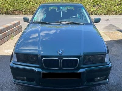 BMW 323