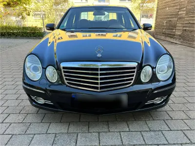 Gebraucht Mercedes E300 211 PS (155 kW) 2009 Schwarz Limousine