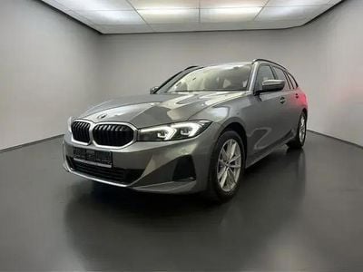 Begagnad BMW 320 Shadowline 190 HK (139 kW) 2023 Grå Kombi