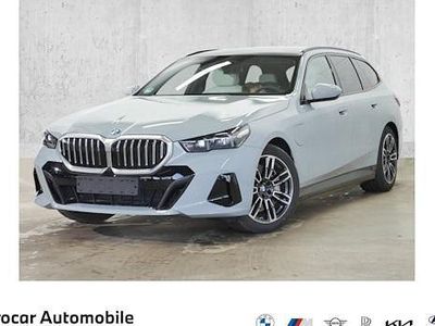 Gebraucht BMW 550e Comfort Edition 489 PS (359 kW) 2025 Grau Kombi