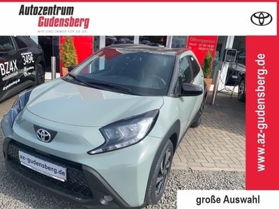Neu Toyota Aygo X 72 PS (52 kW) 2025 6x3)/ black mica (209) (gruen SUV
