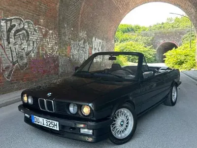 Gebraucht BMW 325 Cabriolet Sport Line 170 PS (125 kW) 1987 Schwarz Cabrio