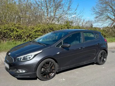 Używany Kia Ceed Edition 7 99 KM (72 kW) 2013 Szary Hatchback