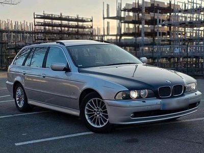 Gebraucht BMW 525 163 PS (119 kW) 2001 Grau Kombi
