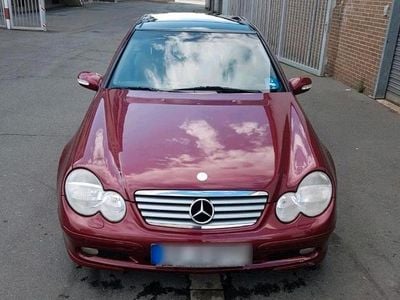 Rot Gebraucht 2002 Mercedes CL200 Coupé | 3.500 €