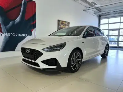 Gebraucht Hyundai i30 N Line 159 PS (116 kW) 2024 Serenity white pearl Limousine