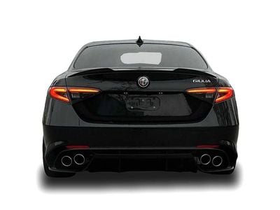 Schwarz Gebraucht 2024 Alfa Romeo Giulia Quadrifoglio Limousine | 93.949 €
