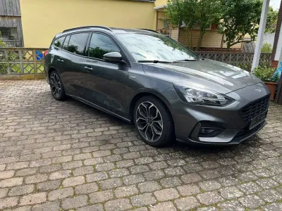 Gebraucht Ford Focus ST-Line 125 PS (91 kW) 2020 Grau Kombi