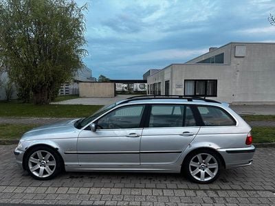 Gebraucht BMW 330 184 PS (135 kW) 2001 Silber Kombi