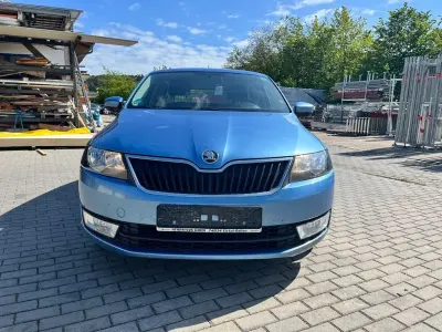 Gebraucht Skoda Rapid Ambition 105 PS (77 kW) 2014 Blau Kleinwagen