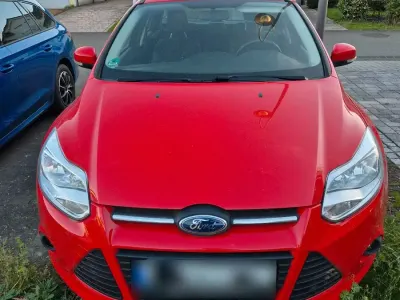 Gebraucht Ford Focus 101 PS (74 kW) 2014 Rot Kombi
