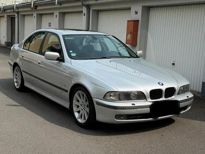 Second-hand BMW 520 150 CP (110 kW) 2000 Argintiu Berlinǎ