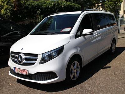 Mercedes V220