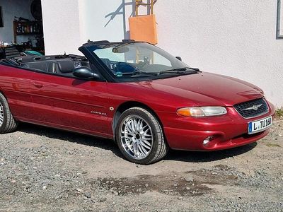 Rot Gebraucht 2000 Chrysler Stratus Cabrio | 2.200 €
