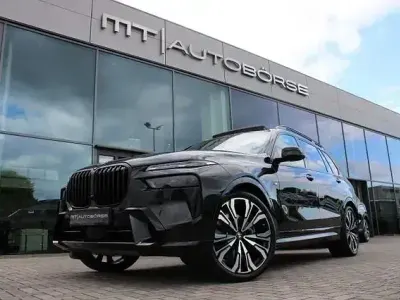 Gebraucht BMW X7 M Sport 352 PS (258 kW) 2025 Schwarz SUV