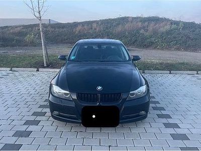 Schwarz Gebraucht 2005 BMW 330 Limousine | 8.000 € (Fairer Preis)