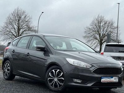 Gebraucht Ford Focus Titanium 120 PS (88 kW) 2017 Grau Limousine