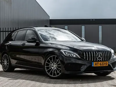 Gebraucht Mercedes C350e AMG 379 PS (278 kW) 2015 Schwarz Limousine