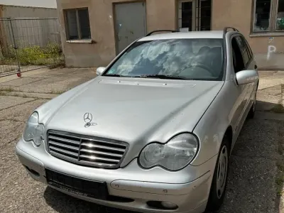 Gebraucht Mercedes C180 143 PS (105 kW) 2003 Silber Kombi