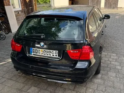 Gebraucht BMW 318 Lifestyle 143 PS (105 kW) 2012 Schwarz Kombi