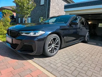 Gebraucht BMW 520 M Sport 190 PS (139 kW) 2021 Schwarz Kombi