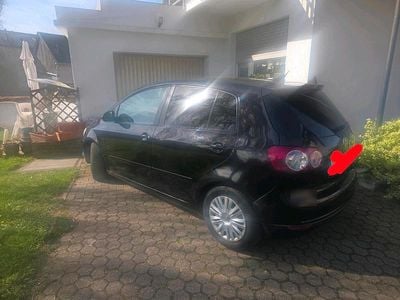 Second-hand VW Golf V 140 CP (102 kW) 2008 Negru Hatchback