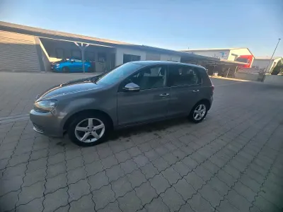 Gebraucht VW Golf VI 122 PS (89 kW) 2009 Grau Limousine