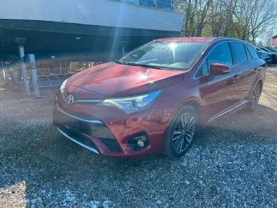 Brugt Toyota Avensis 147 HK (108 kW) 2017 Rød Sedan