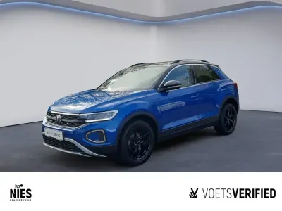 Usata VW T-Roc Life 110 CV (80 kW) 2022 Blu SUV