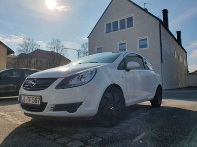 gebraucht Opel Corsa D - 1.4 Benzin, BJ 2009, Weiss, Color Edition