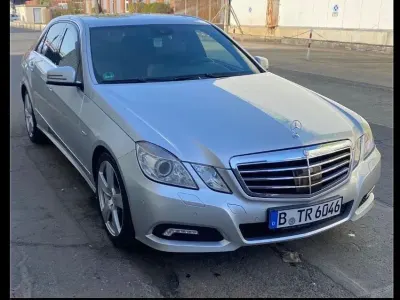 Gebraucht Mercedes E350 Avantgarde 231 PS (169 kW) 2009 Silber Limousine