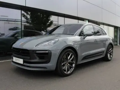 Gebraucht Porsche Macan 441 PS (324 kW) 2022 Farbauswahl technisch freigegebener farben: nardog (grau) SUV