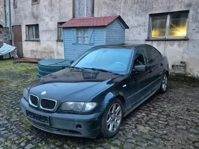 Gebraucht BMW 320 150 PS (110 kW) 2002 Schwarz Limousine